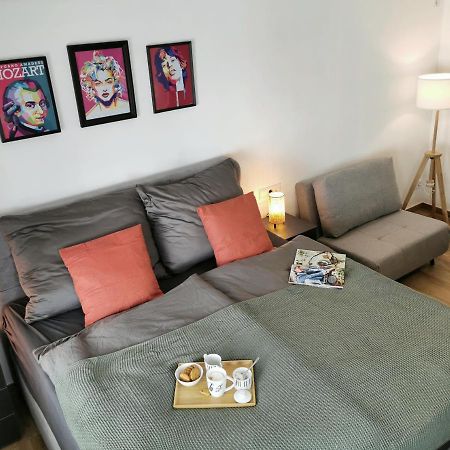 Neues City Center Piano Appartement mit Netflix Klagenfurt am Wörthersee Extérieur photo