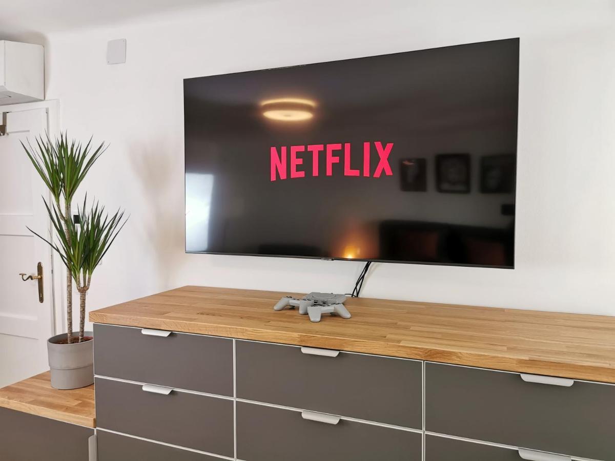Neues City Center Piano Appartement mit Netflix Klagenfurt am Wörthersee Extérieur photo