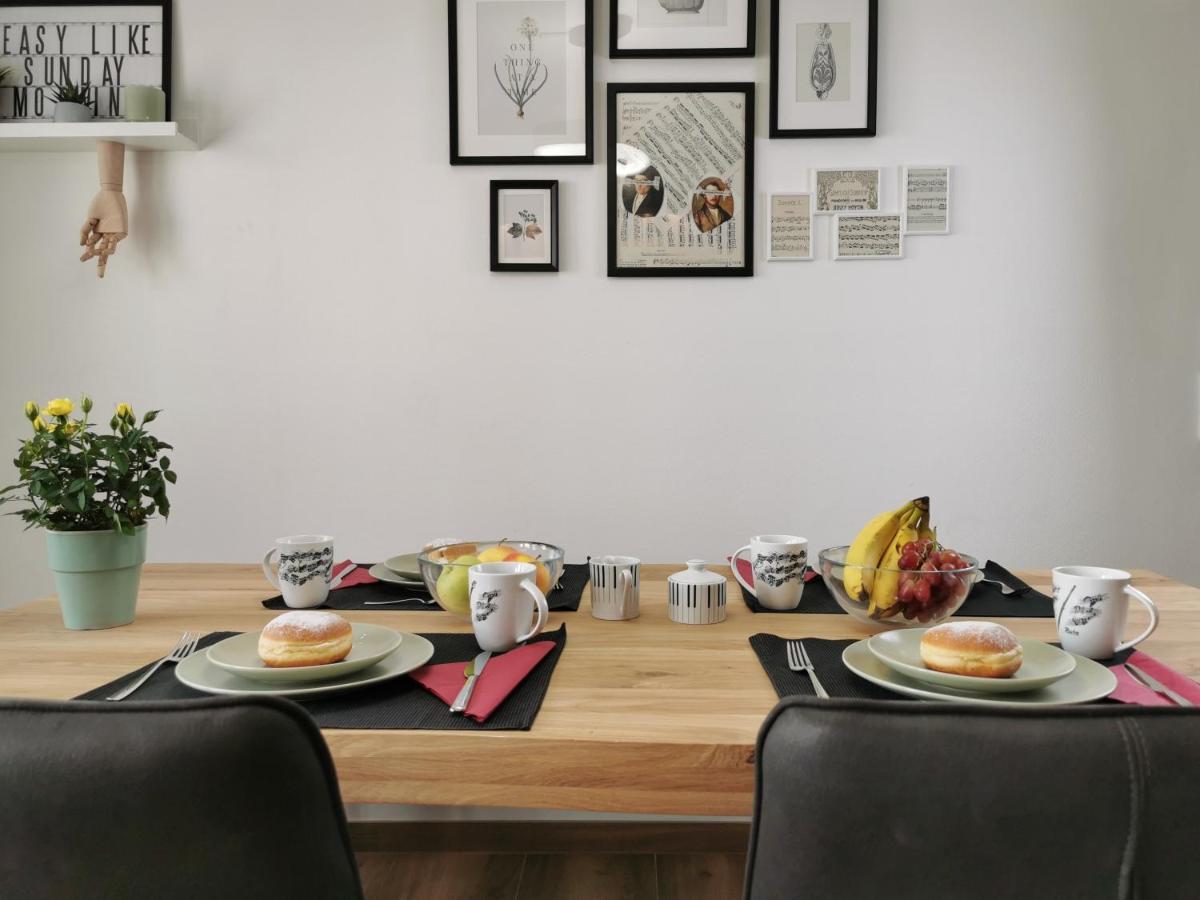 Neues City Center Piano Appartement mit Netflix Klagenfurt am Wörthersee Extérieur photo