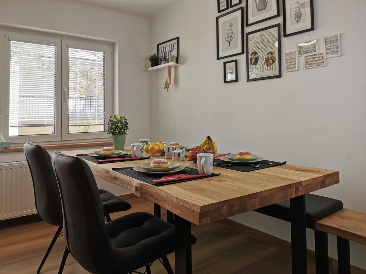 Neues City Center Piano Appartement mit Netflix Klagenfurt am Wörthersee Extérieur photo