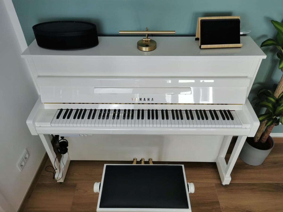 Neues City Center Piano Appartement mit Netflix Klagenfurt am Wörthersee Extérieur photo