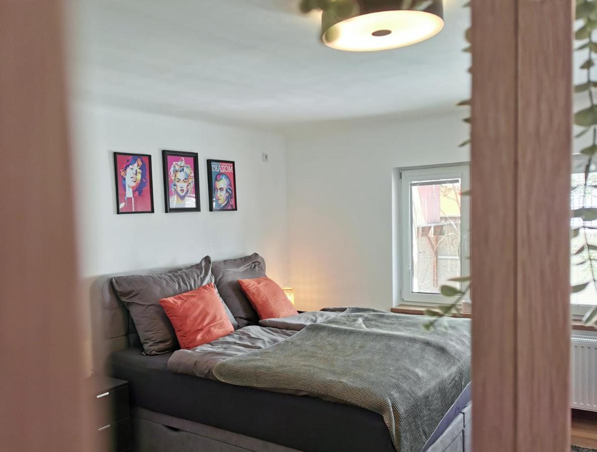 Neues City Center Piano Appartement mit Netflix Klagenfurt am Wörthersee Extérieur photo
