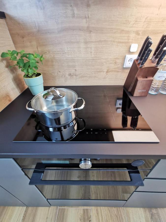 Neues City Center Piano Appartement mit Netflix Klagenfurt am Wörthersee Extérieur photo